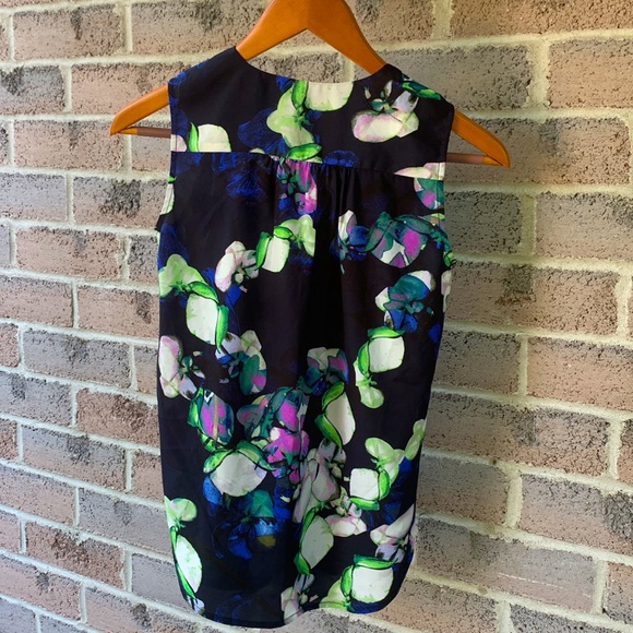 XXS Petite Banana Republican Sleeveless Tie  Neck Blouse - Picture 2 of 4